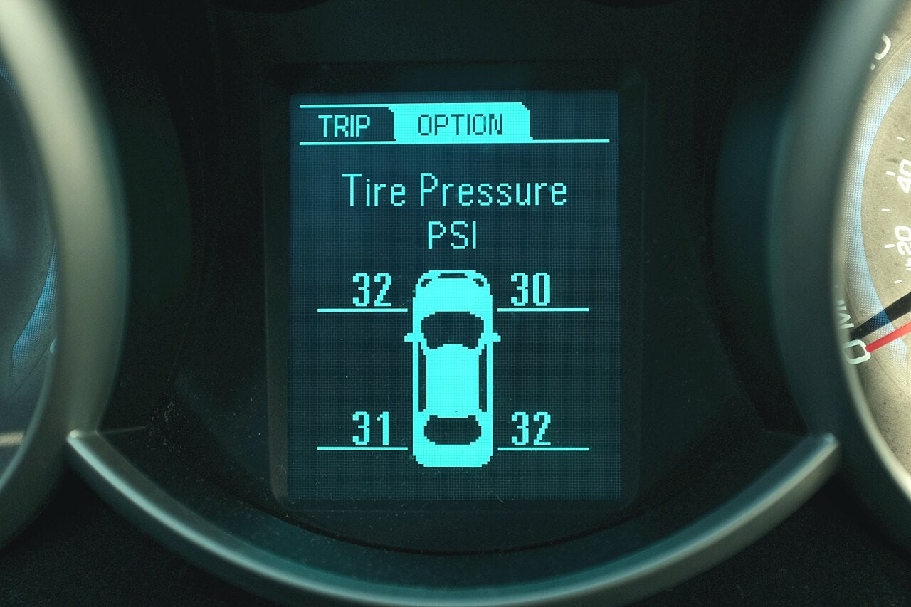 Dashboard display showing individual tire pressure readings